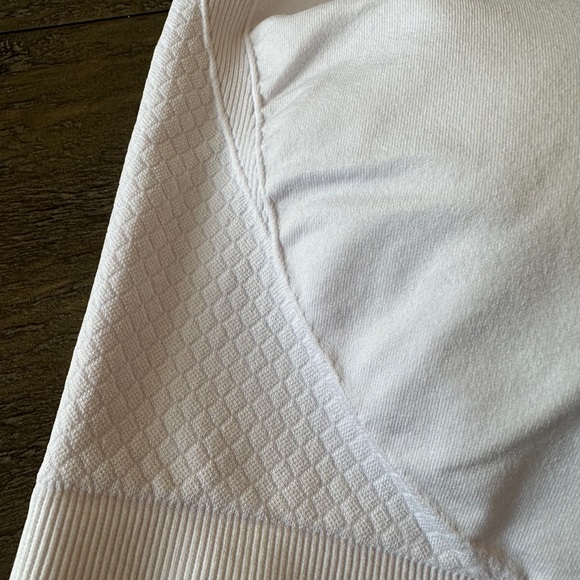 SOMA Seamless Key Racerback. Size XXL and color is Optic White. $32 - Picture 4 of 8